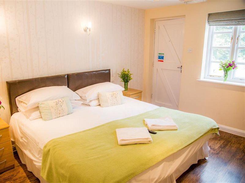 Stay And Relax At The Yew Tree Manuden Exterior photo