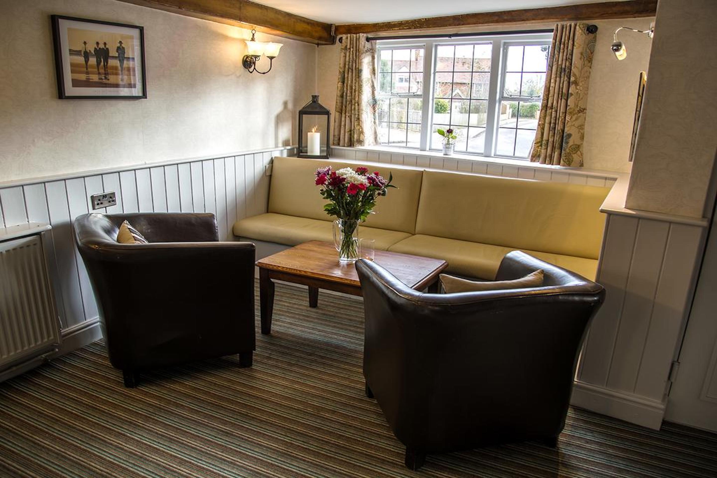 Stay And Relax At The Yew Tree Manuden Exterior photo