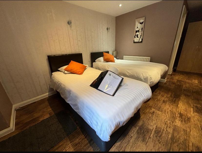 Stay And Relax At The Yew Tree Manuden Exterior photo