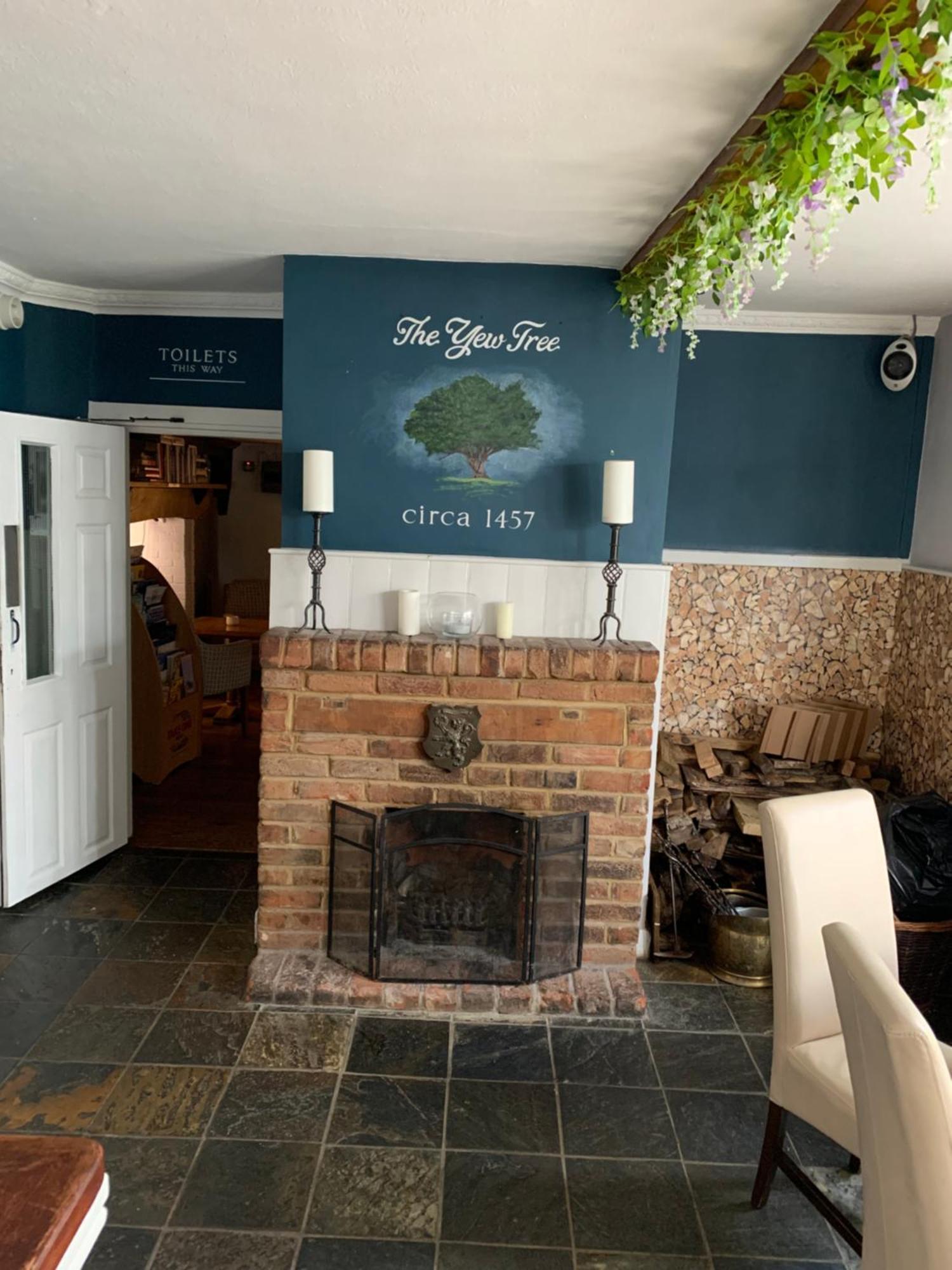 Stay And Relax At The Yew Tree Manuden Exterior photo