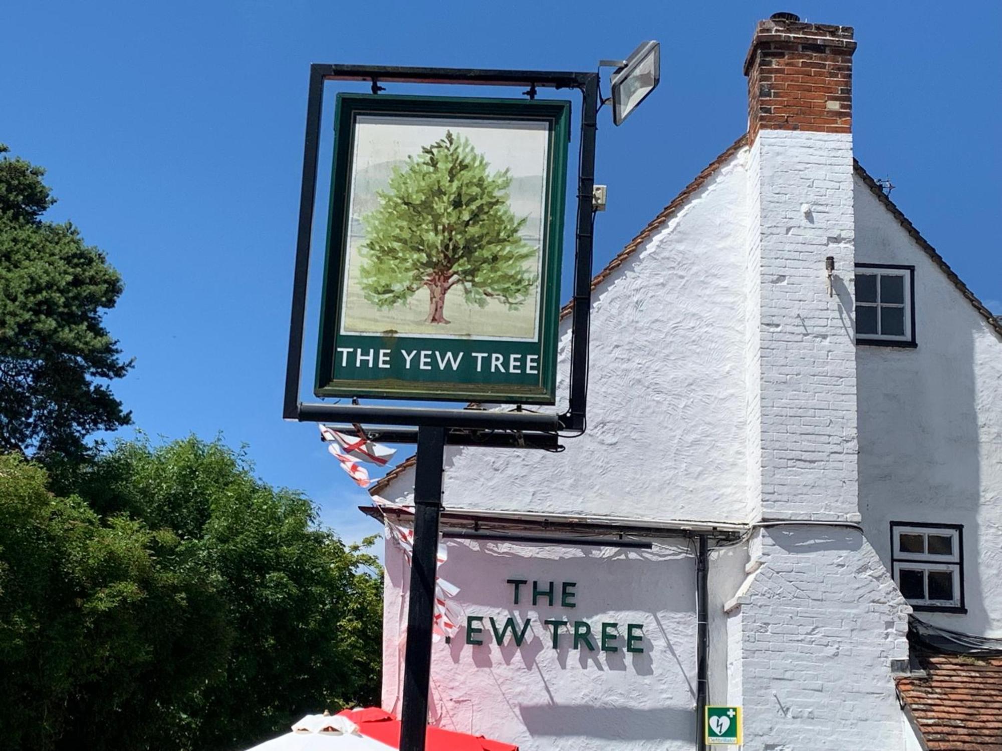 Stay And Relax At The Yew Tree Manuden Exterior photo