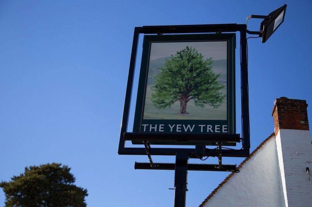 Stay And Relax At The Yew Tree Manuden Exterior photo